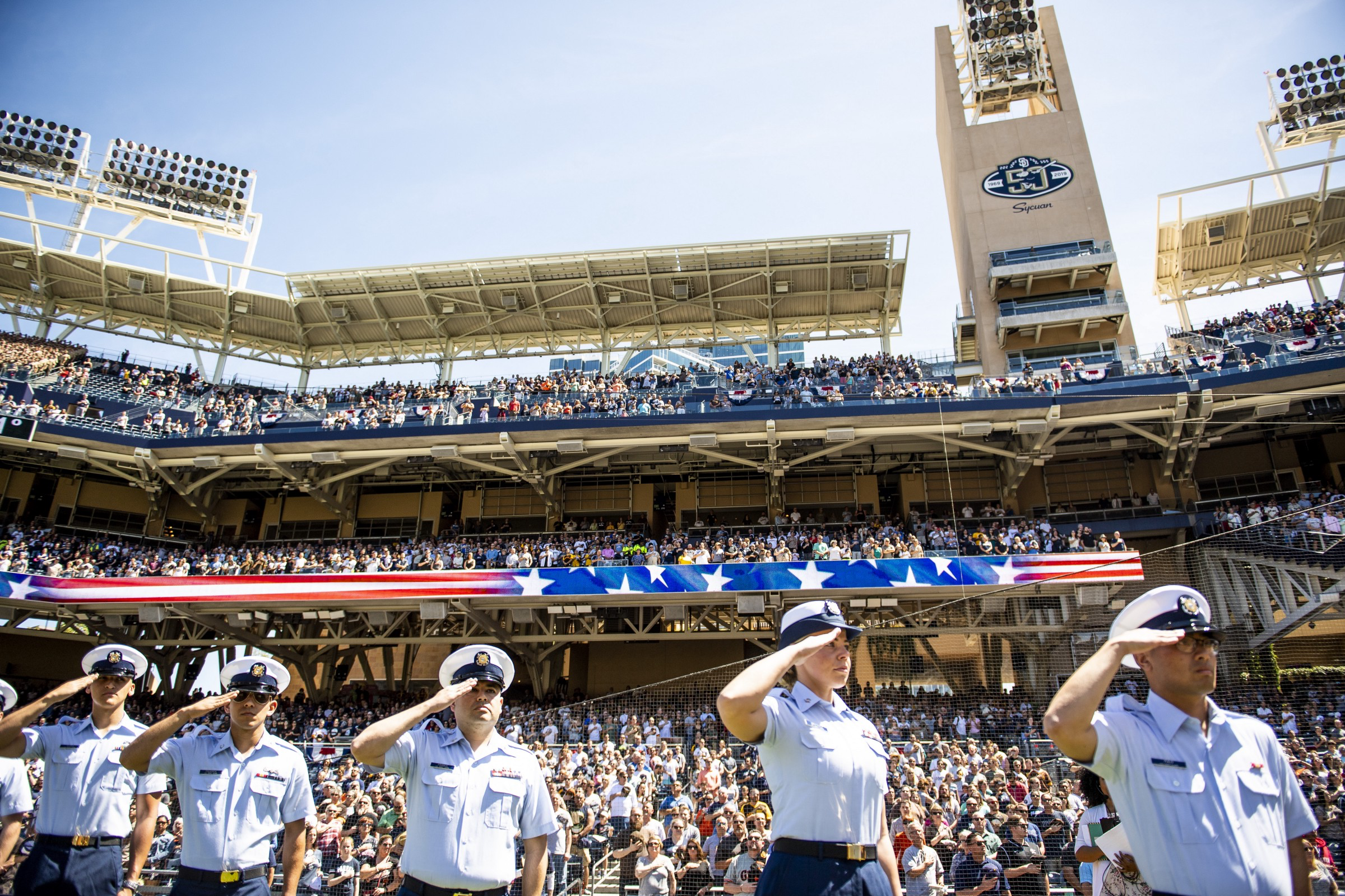 Machado, Paddack lead Padres to 3-1 win vs Giants