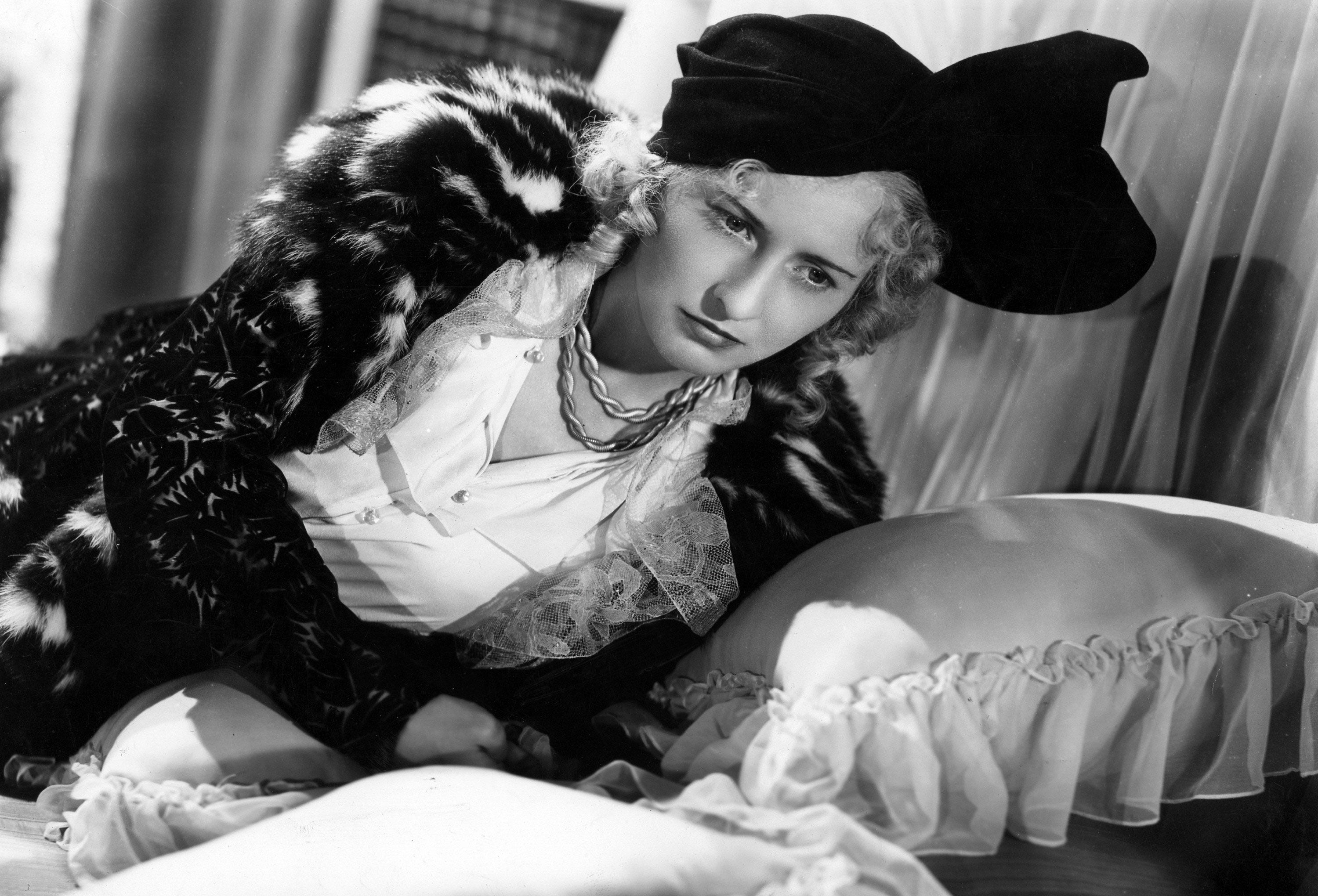 Barbara Stanwyck, the queen. This is a guest post written by… | by Rafaella  Britto | Cine Suffragette | Medium