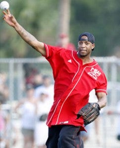 Tracy McGrady wants to be a pro pitcher