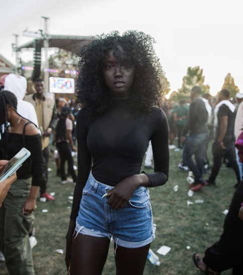 Aspiring model lands major modeling contract after picture taken during ...