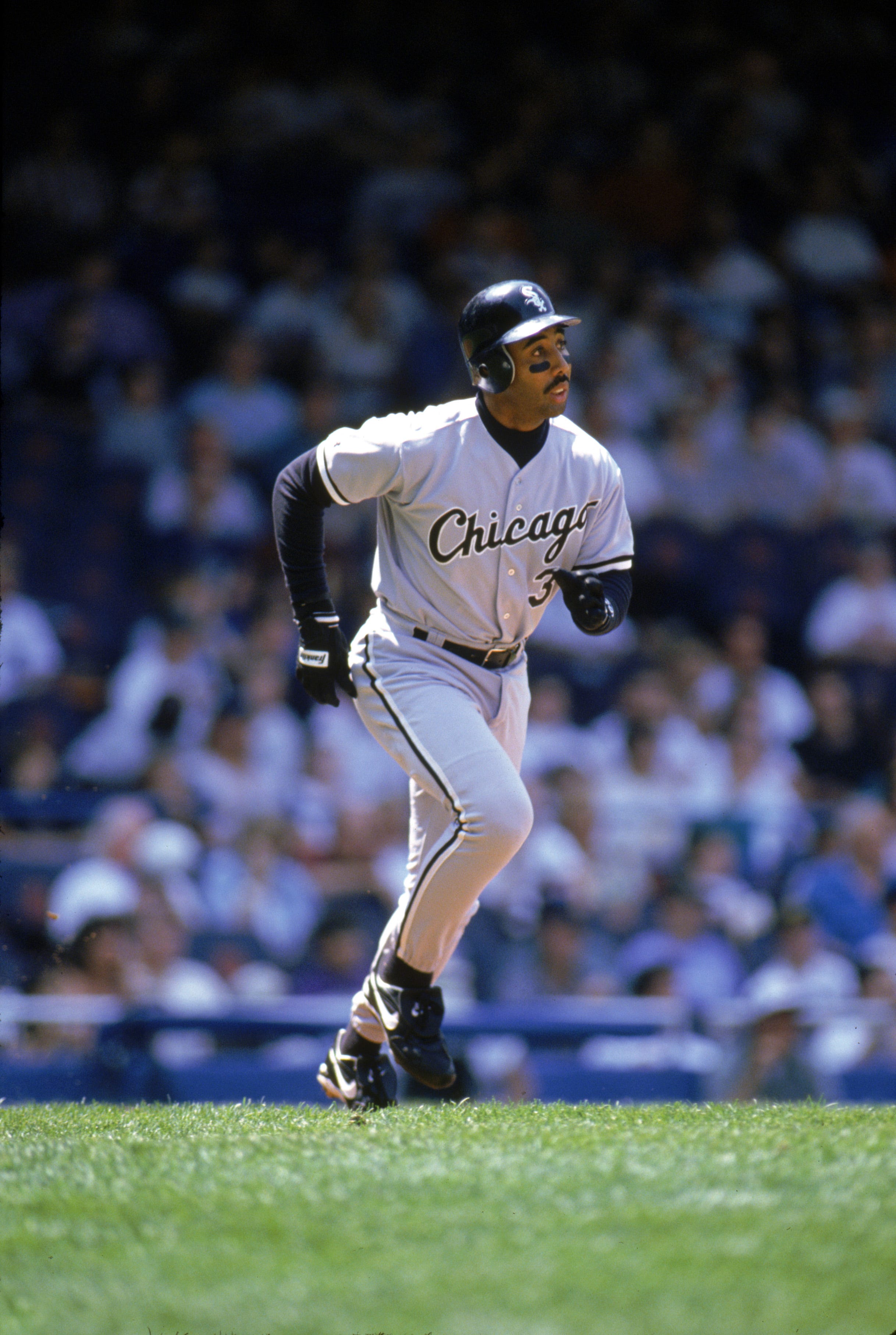 White Sox A-Z: Baines to Burns. By Art Berke