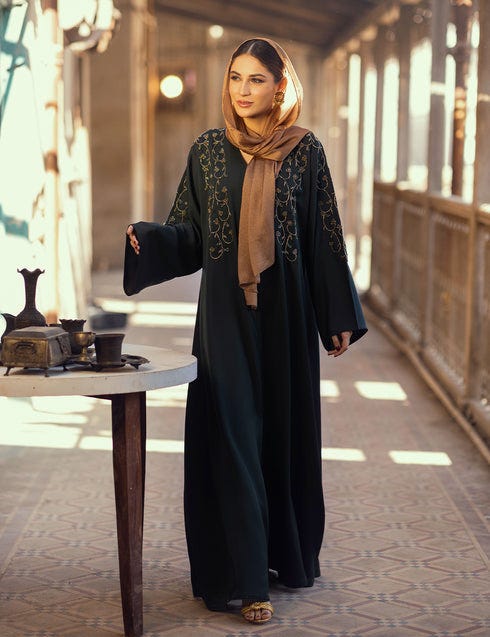 Virtual Elegance: Exploring the World of Online Abaya Shopping” | by The  Hijab Company | Medium