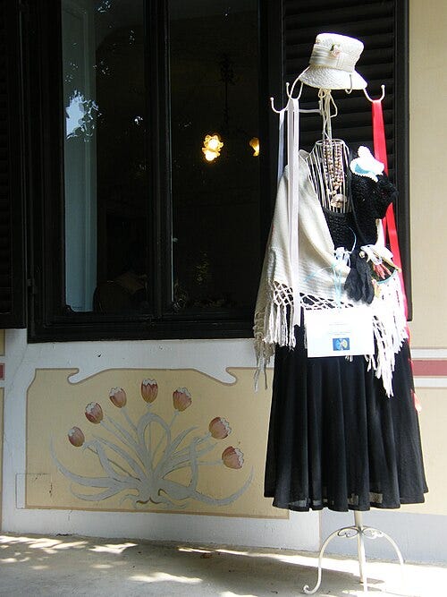 Installation by Lidia Chiarelli for Immagine & Poesia as a homage to the Italian poet Guido Gozzano — Agliè (Torino)- June 2012