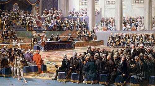 Louis XVI memanggil sidang États-Généraux (Dewan Tiga Golongan) pada 5 Mei 1789 di Istana Versailles sebagai upaya mengatasi krisis keuangan yang melanda Prancis akibat utang negara yang besar dan sistem perpajakan yang tidak adil. Sidang ini mempertemukan tiga golongan masyarakat, yaitu Golongan Pertama (kaum rohaniwan), Golongan Kedua (kaum bangsawan), dan Golongan Ketiga (rakyat biasa). Namun, perdebatan mengenai sistem pemungutan suara memicu kebuntuan karena Golongan Ketiga menuntut agar suara dihitung berdasarkan jumlah anggota, bukan per golongan. Penolakan terhadap tuntutan tersebut mendorong Golongan Ketiga mendeklarasikan diri sebagai Majelis Nasional (National Assembly) pada 17 Juni 1789, yang kemudian menjadi titik awal perubahan politik besar dan meletusnya Revolusi Prancis. https://en.wikipedia.org/wiki/Estates_General_of_1789