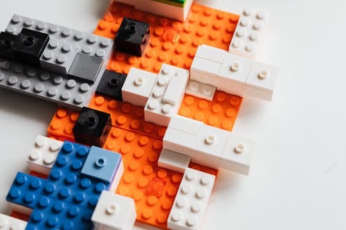 What Do LEGOs Have To Do With Leadership? | by Wendy Toscano | Book Bites |  Medium