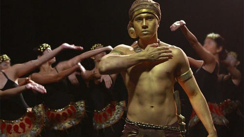 Ang Sayaw Ng Dalawang Kaliwang Paa Dvdrip Ang Sayaw ng Dalawang Kaliwang Paa (2011): Multiple Mediums in One | by