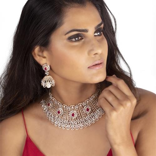 Adorn Yourself with Timeless Elegance: Exploring the Allure of Necklace 