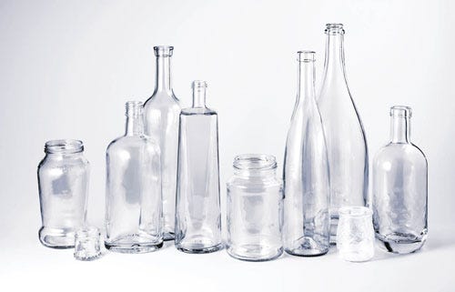 Les avantages de boire de l'eau dans des bouteilles en verre | by Adrien  Ferrec | Medium