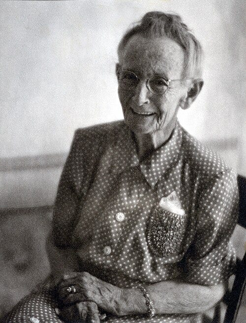 File:NPG 81.8 Grandma Moses Clara Sipprell (cropped).jpg — Wikimedia Commons