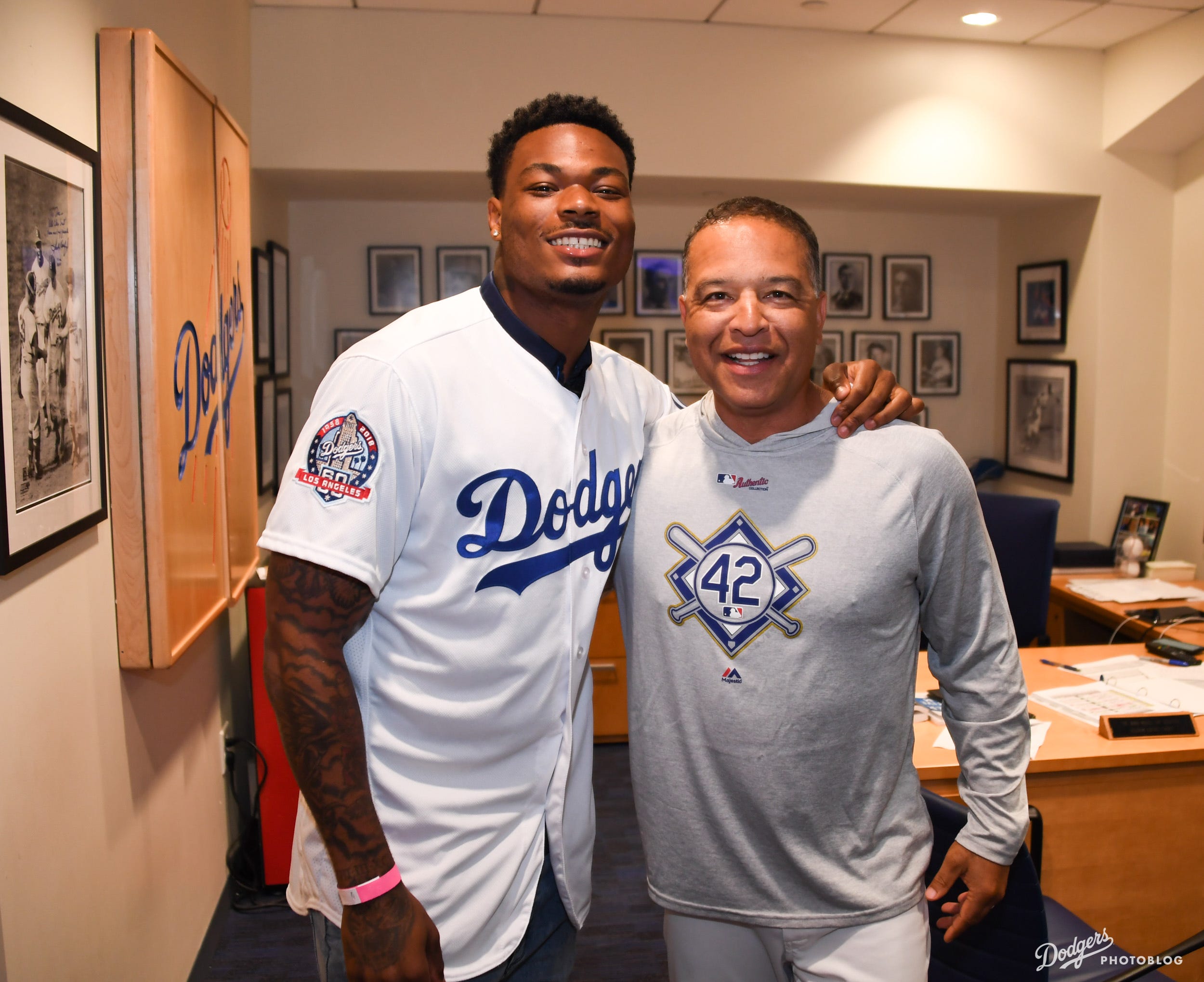 la dodgers majestic shirts