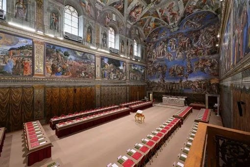 Gambar 2. Kondisi kapel Sistina yang siap untuk melaksanakan conclave. (AP Photo)
