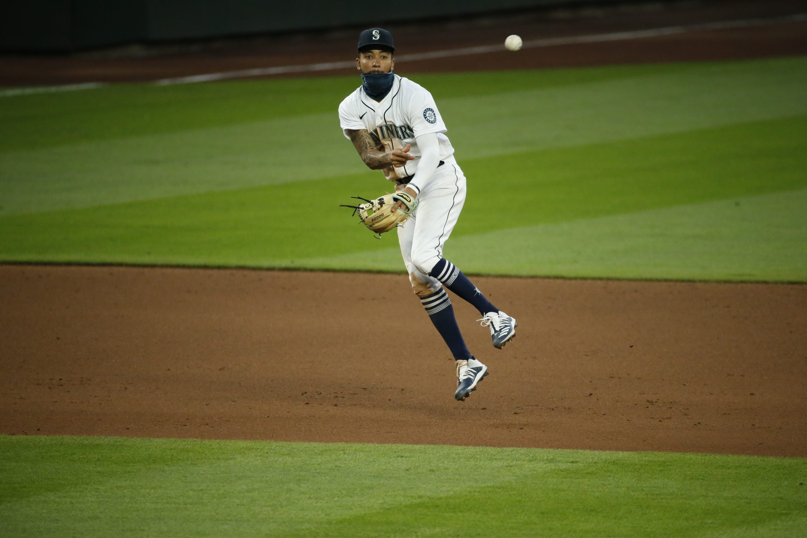 J.P. Crawford and Evan White Announced As Rawlings Gold Glove Finalists, by Mariners PR