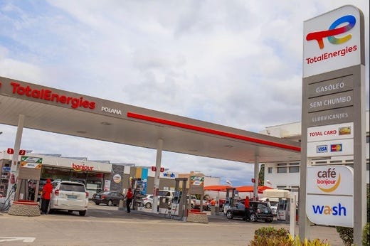 Figure 02. View of a TotalEnergies fuel station in Polana, Maputo — a symbol of the company’s multifaceted presence in the country, combining liquefied natural gas operations with retail activity and localized community initiatives (de Souza. 2025).