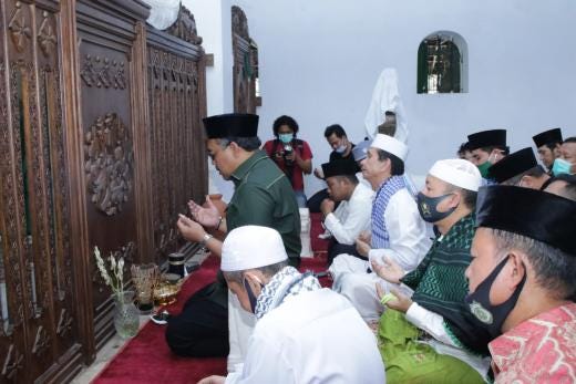 Ziarah ke Makam Sultan di Banten Lama,Walikota Budi Rustandi
