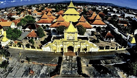 Lauw Piango, Pengembara Tionghoa Perancang Bangunan Bersejarah Di Tanah Madura