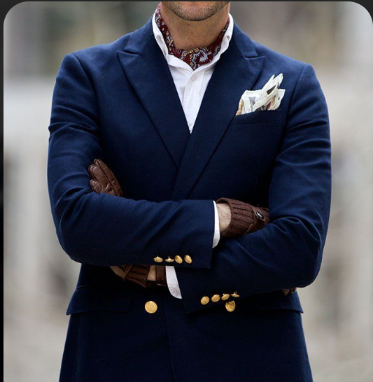What Outfits Look Best with an Ascot?