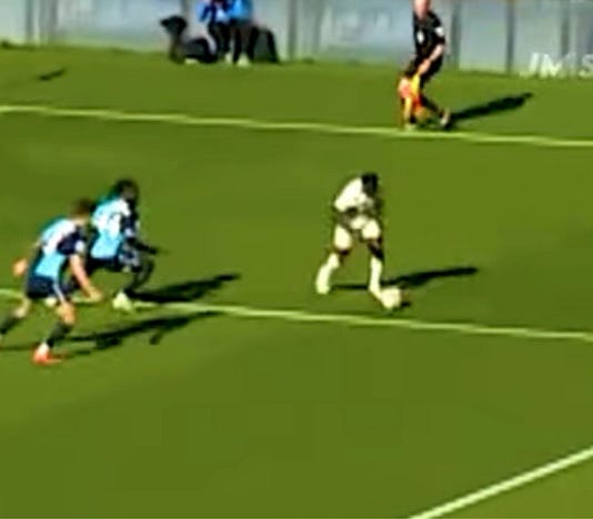 First example of Poku going outside then cutting inside to deliver a cross.