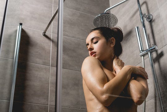 6 cold shower benefits to consider