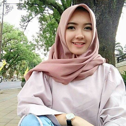 memakai jilbab segi empat kaku | by Henry Paloma | Jilbab Segiempat