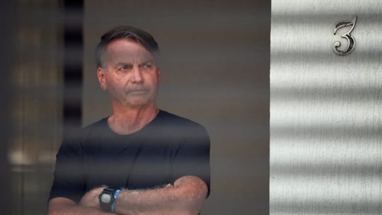 Tras las rejas y sin recursos judiciales, Bolsonaro buscará una amnistía para evitar su condena por…