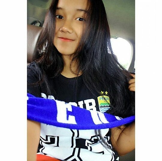 Kumpulan Foto Bobotoh Cantik Persib Bandung | by Jersey Persib Whatsapp