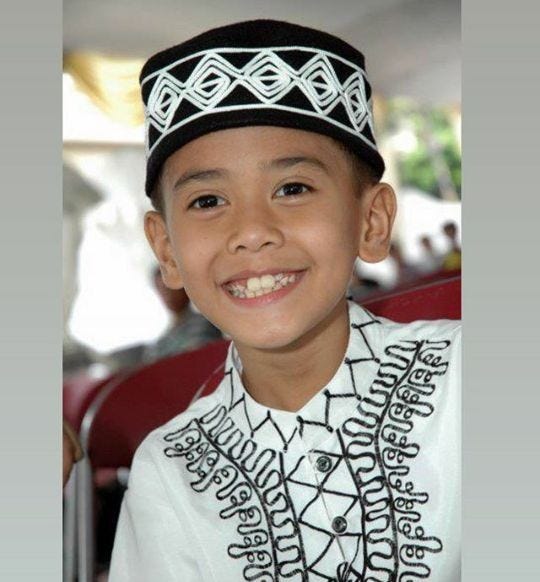 Hi Semua Aku Iqbaal! Aku Adalah Seorang Idol Cilik. Dimana Keseharianku ...
