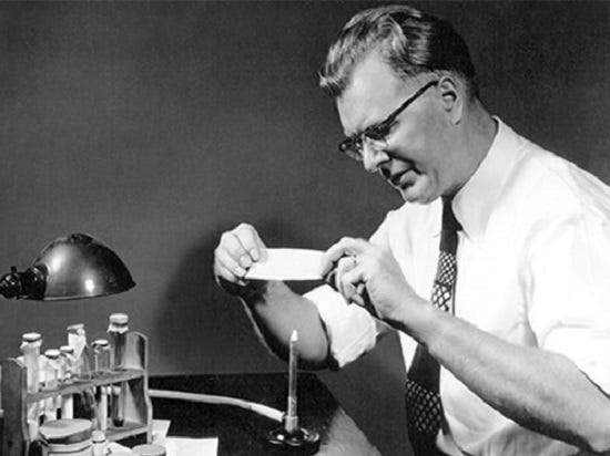 HEYECAN VERİCİ MUCİTLER SERİSİ SAYI-2, FOTOKOPİ MAKİNESİNİN MUCİDİ CHESTER CARLSON