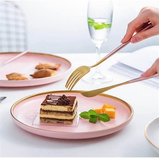 Choosing the Perfect Flatware Set Tips and by Dmagon