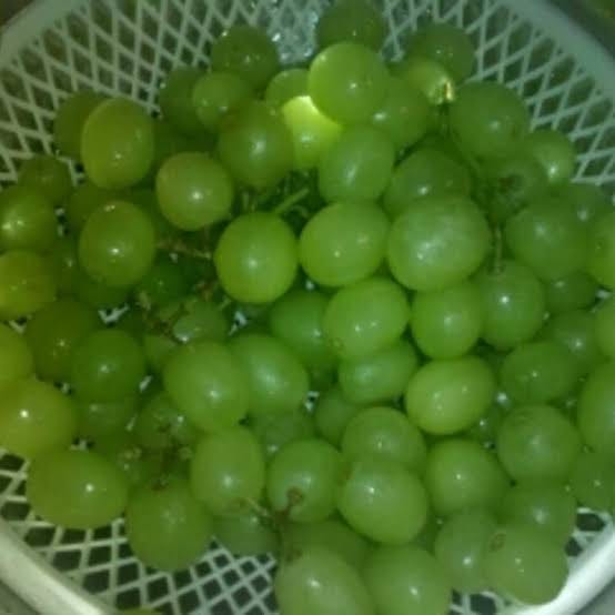 GREEN SEEDLESS GRAPES NUTRITION Green seedless grapes nutrition. please read this point also