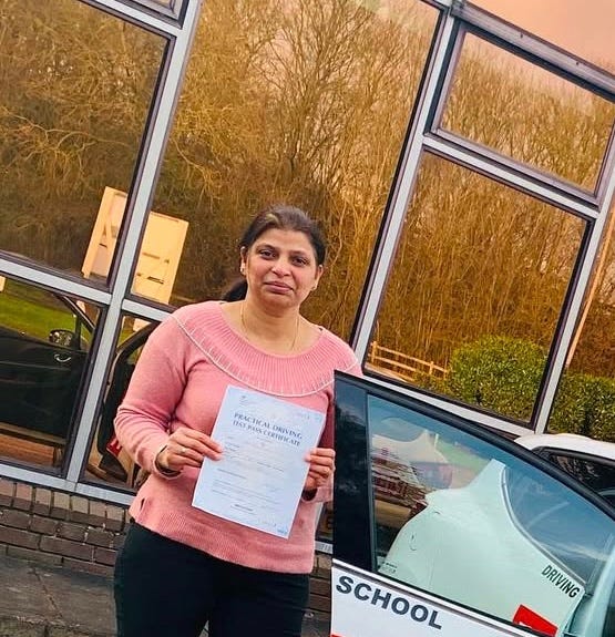 Why Local Driving Instructors Make a Difference in Nuneaton