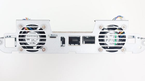 強悍性能融於小機身 QNAP TBS-h574TX 評測分析 強悍性能融於小機身 QNAP TBS-h574TX 評測分析