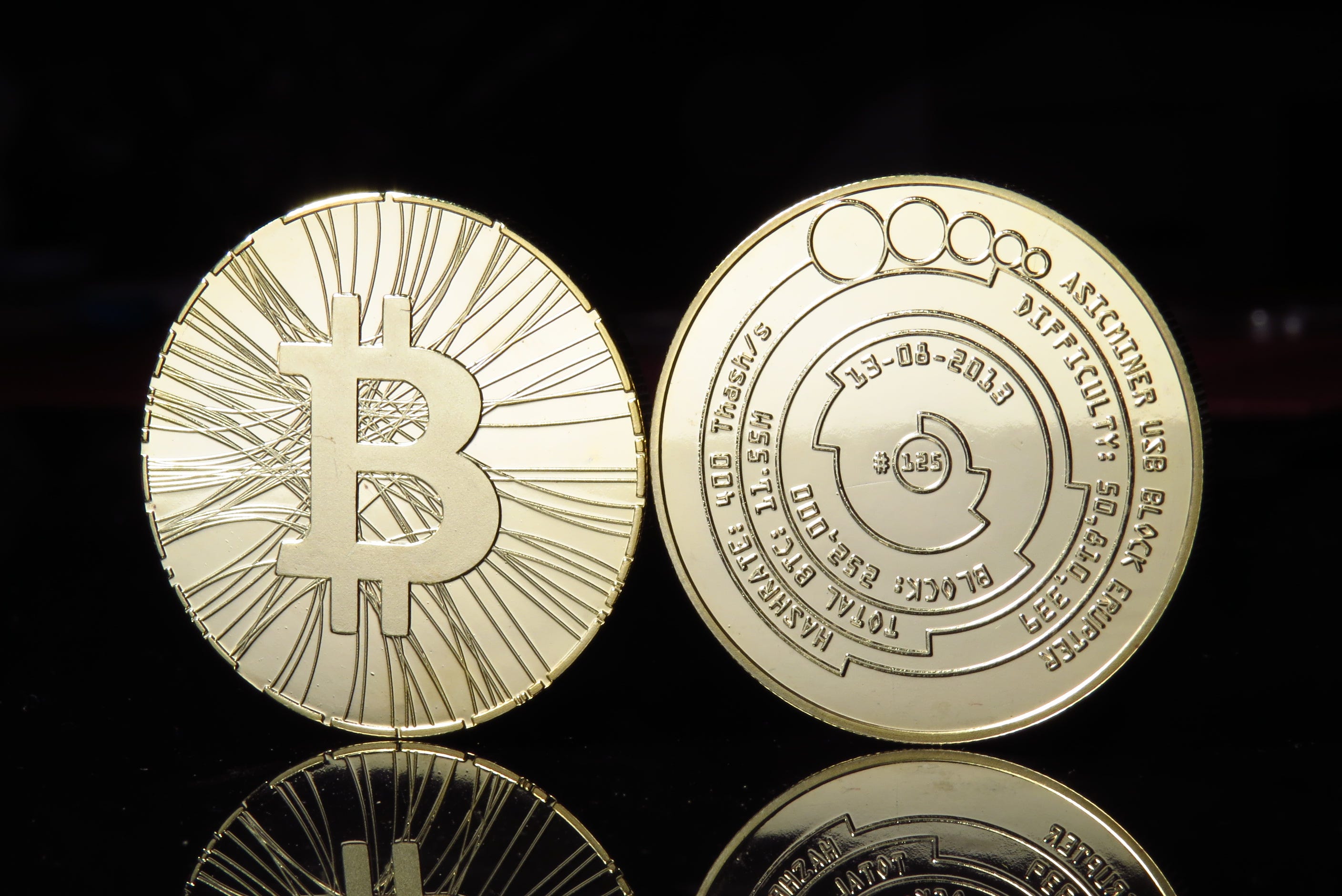 Will Centralized Crypto Kill Decentralized Crypto? | by Richard Paxton |  InsiderFinance Wire