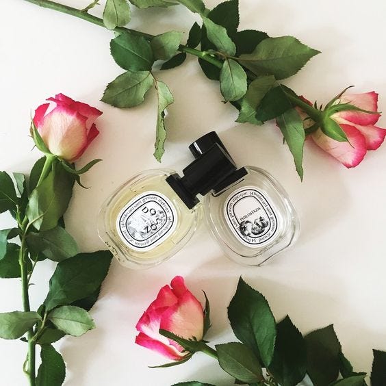 8 Parfum Khusus Cewek yang Wanginya Lembut dan Tahan Lama