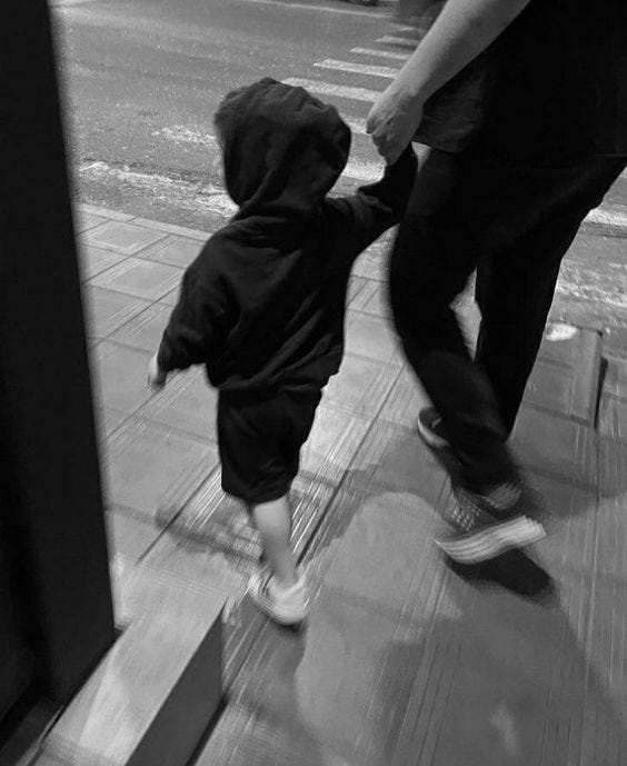 Papi and Baby. Menyudahi pembicaraannya dengan Evan… | by biyyurazkput ...