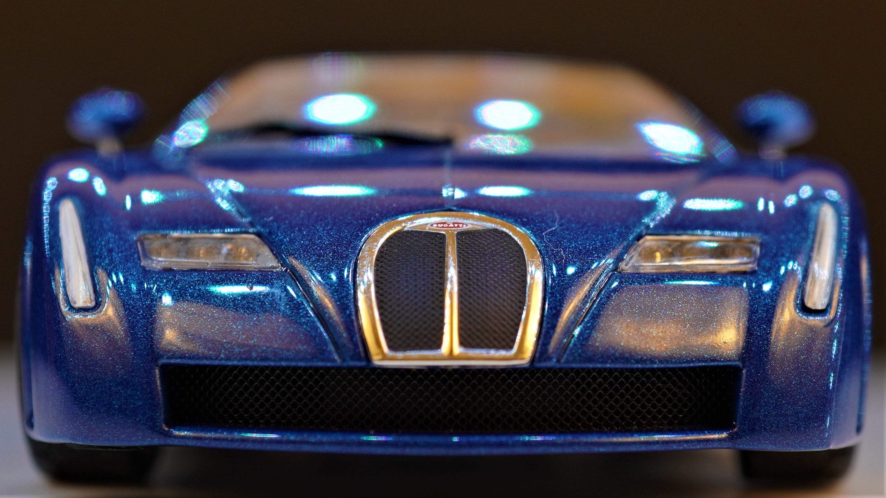 Autoart BUGATTI EB 18.3 CHIRON 1/43 希少品！ Bugatti Chiron EB 18.3 Blue 1/43 Diecast Model Car by