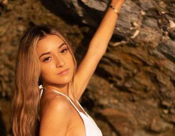 Mia Huffman Age, Biography, Wiki, Height, Net Worth, Boyfriend, Photos