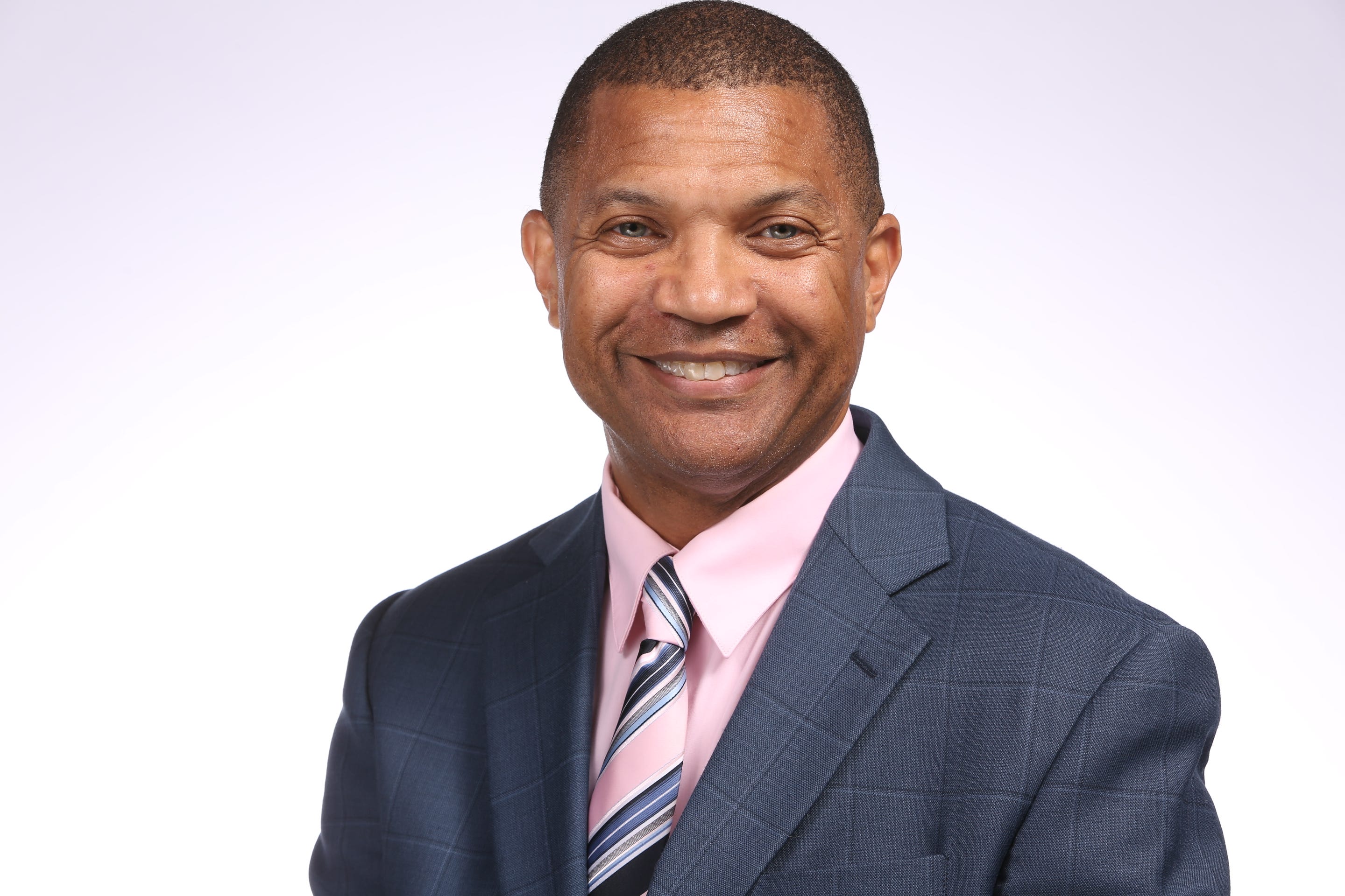 Men and Women of Color Leading The Blockchain Revolution With Tony Reynolds  | by Charles Wu | Authority Magazine | Medium