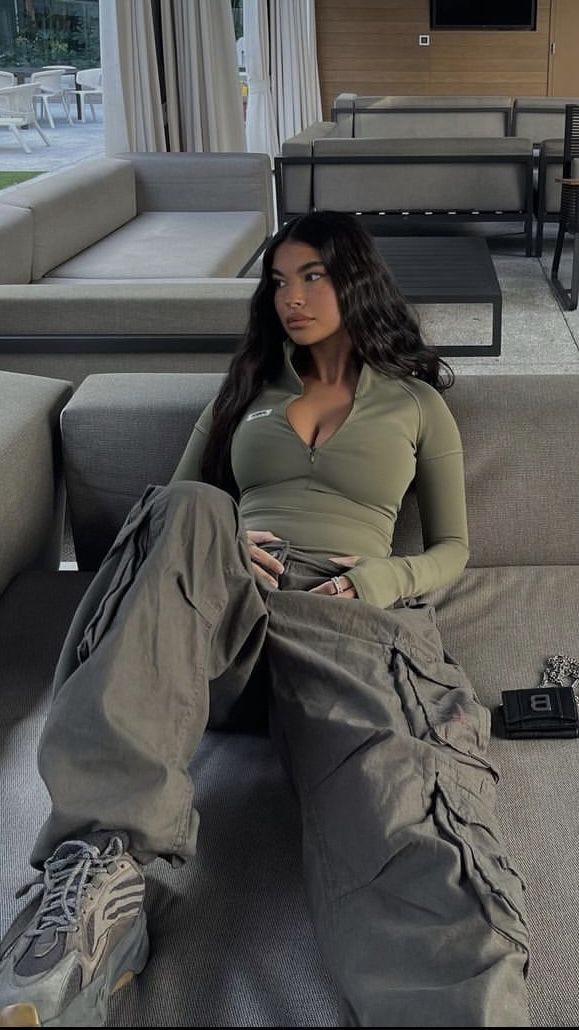 Unveiling the Baddie Aesthetic A Trendy Fusion of Confidence and Style