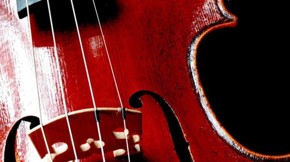 Enrich komfortabel Havbrasme The Strange History of the Red Violin | by Lori Lamothe | Medium