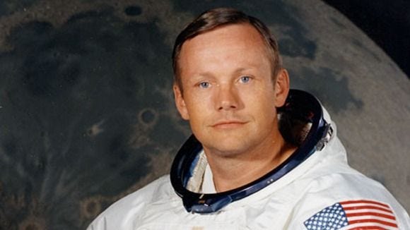 Bulan, Bohong, atau Keduanya? Membedah Teori Konspirasi Pendaratan Apollo 11