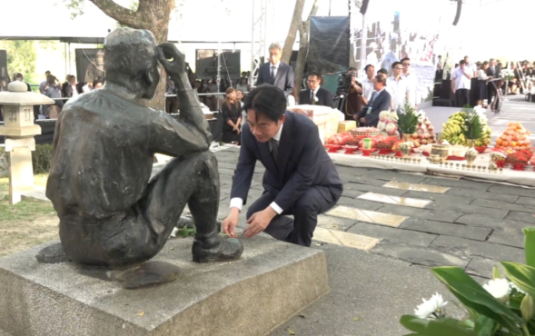 The Man Who Bowed to a Statue and What It Tells Us About Taiwan’s Endgame