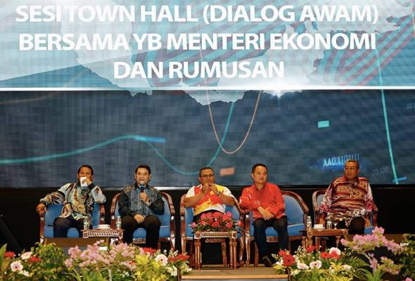 Rakyat boleh mohon terus projek infrastruktur kecil kepada Kementerian Ekonomi — Rafizi
