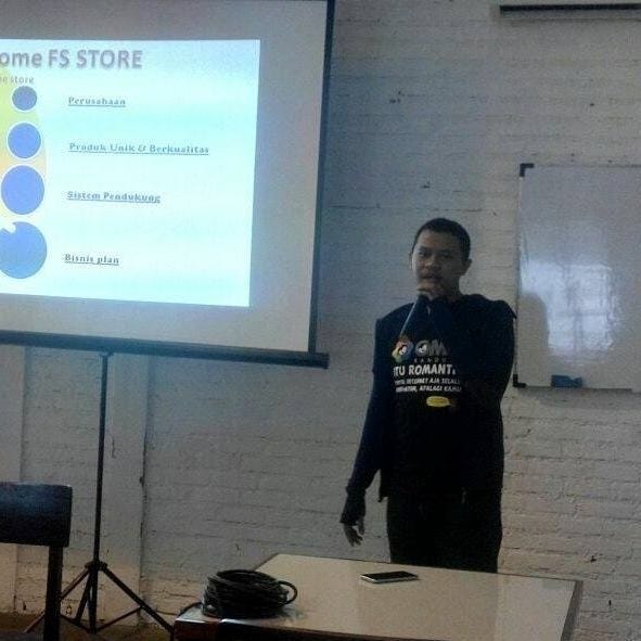 Menggali Kecerdasan: Para Pembicara Digital Marketing Terbaik yang Wajib Anda Ikuti