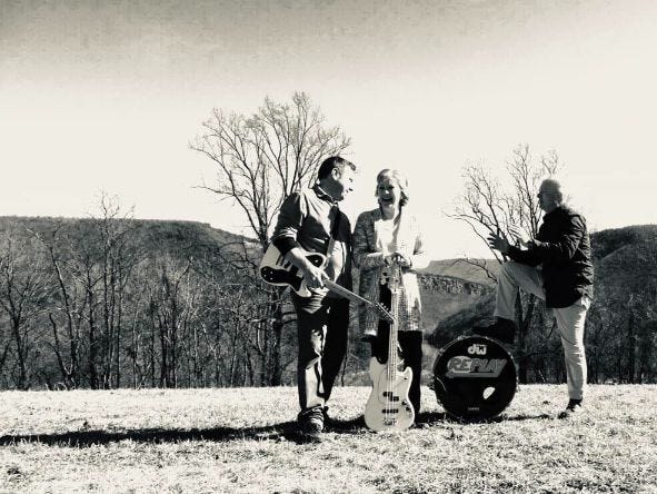 Replay Vintage Pop: A Nostalgic Journey through Rock and Country