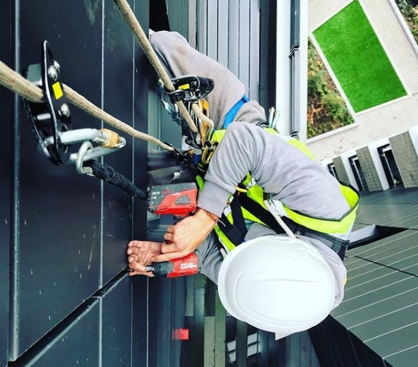 WHAT’S A GOOD ROPE ACCESS TECHNICIAN SALARY by Tomas Chockevičius