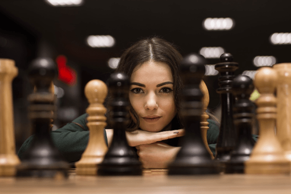 Instead of practicing, this AI mastered chess by reading about it