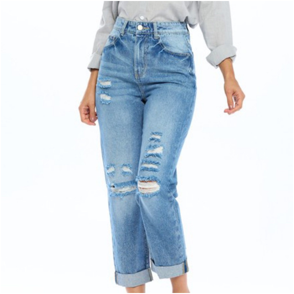 How to Style High-Waisted Ripped Boyfriend Jeans for a Comfortable Yet Trendy Look