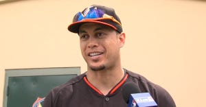 Behind the scenes of Giancarlo Stanton's bodypainting - Sports