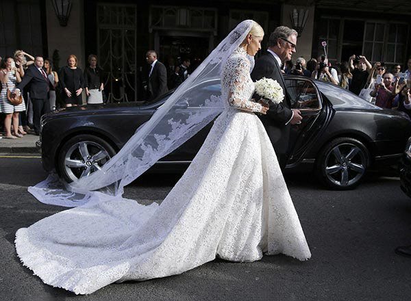 Blogs  the wedding dress of nicky hilton  Wooster Grapevine | by Niki Sin  | Medium