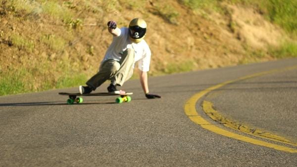 How to Stop on a Longboard. There's for learning… | by Walberg | Medium